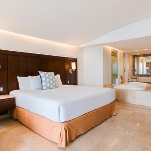 Luxury Suite